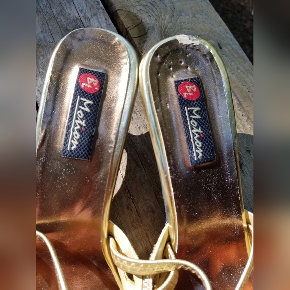 Size 9 BL Motion High Heels Shoes Gold Chrome Beads Embroidered Magic Slippers - Picture 2 of 15